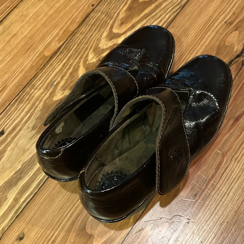 Fly shoes